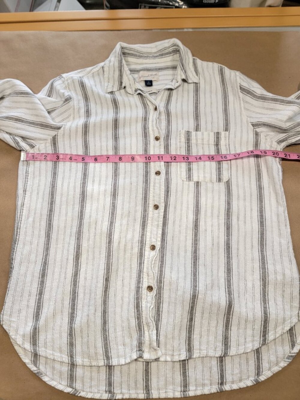 Universal Thread Size XS Gray & White Striped Relaxed Fit Button Down Shirt - Picture 7 of 12